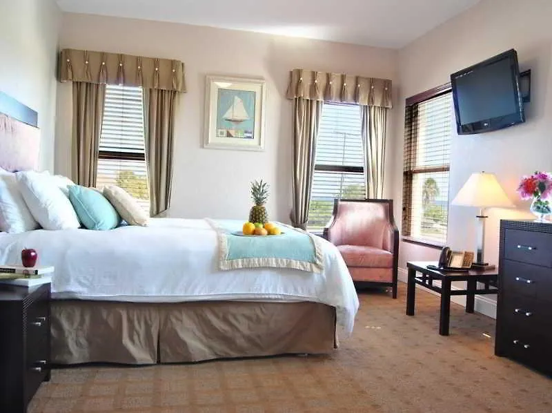 The Alexander Hotel - Cayman Brac